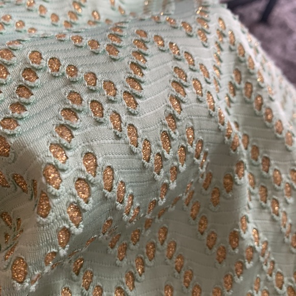 Mint Detail Crop Top - Picture 3 of 4